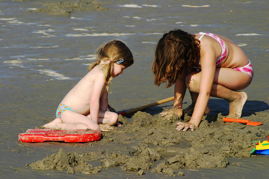 Kinder am Strand 10.jpg